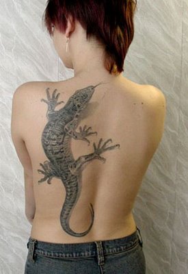 Cool 3D Lizard Tattoos Design on Back for Girls