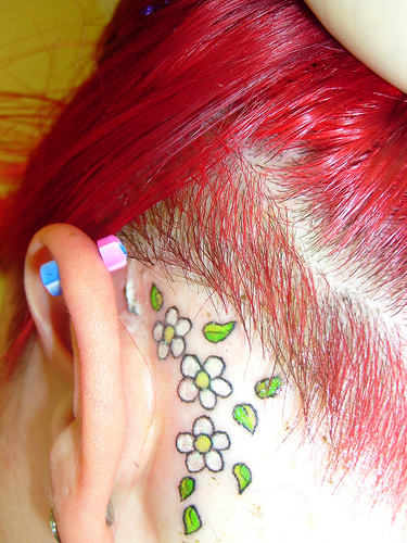 Cute Daisy Flower Tattoo Behind Ear for Girls – Flower Tattoos