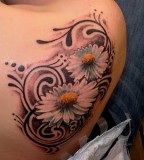 Amazing Life-like Daisy Flower Tattoo Ideas for Women on Back Shoulder