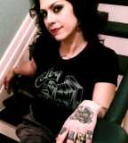 American Pickers Danielle Colby Hand and Finger Gothic Tattoo