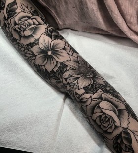 flower-sleeve-tattoo-by-dokgo