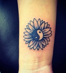 flower-yin-yang-tattoo