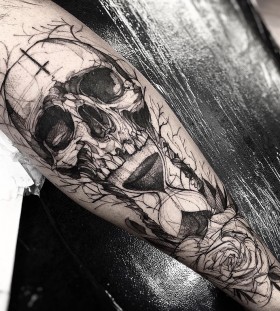 fredao_oliveira-hourglass-skull-tattoo