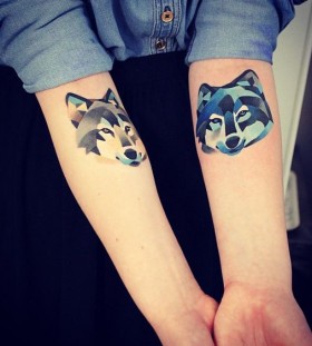 geometric-watercolor-wolf-tattoos