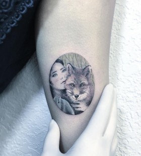 girl-and-fox-portrait-circle-tattoo
