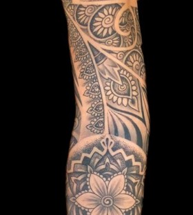 henna-inspired-sleeve-tattoo