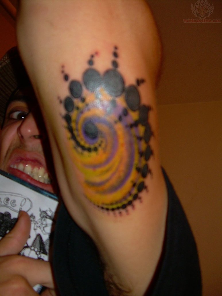 Spiral Tattoo Desogn On Tricep