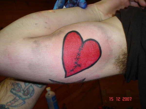 Cute Broken Heart Tattoos Slodive