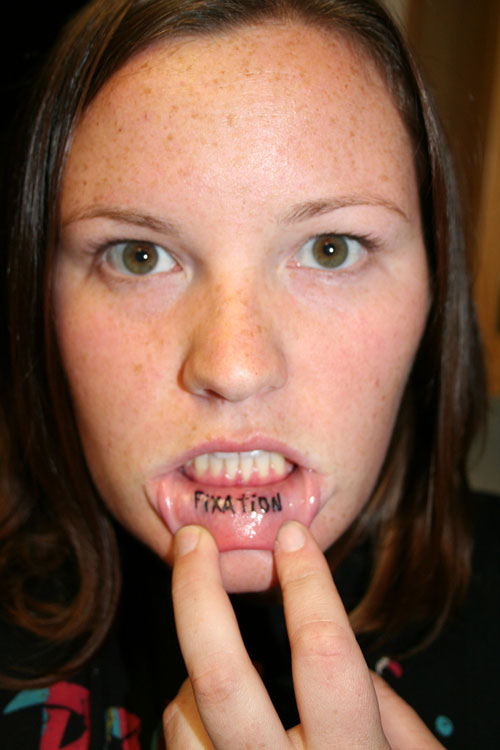 25 Terrific Inner Lip Tattoo
