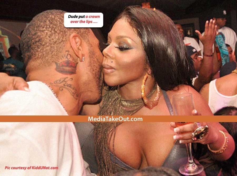 Kissing Kenyon Martin Covered Up The Tattoo