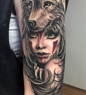 lady-shaman-with-wolf-tattoos