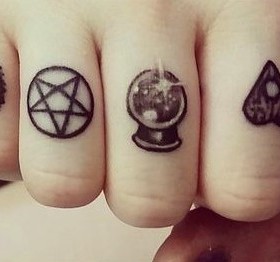 magical-finger-tattoos