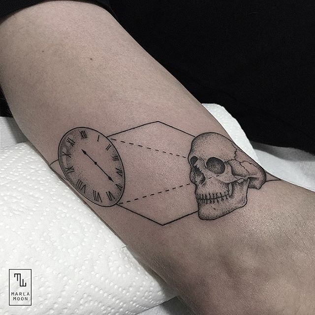 marla_moon-dotwork-skull-tattoo