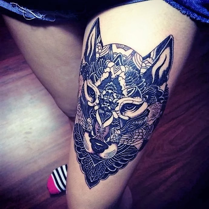 negative-space-wolf-tattoos