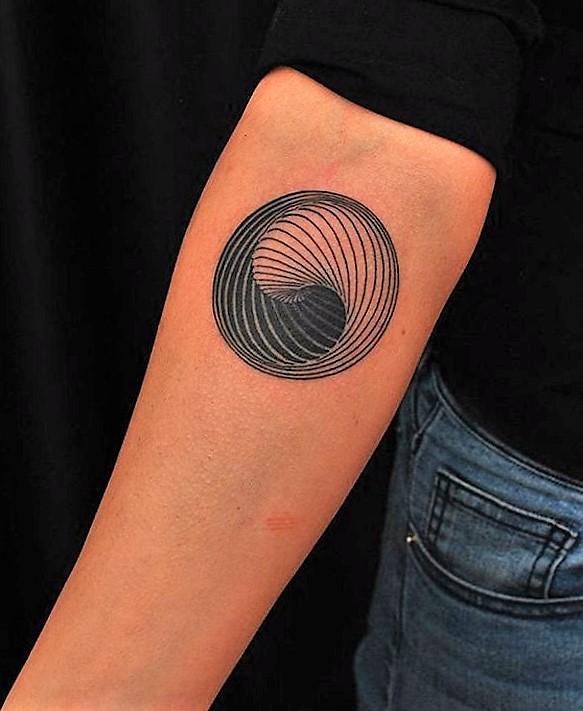 optical-illusion-yin-yang-tattoo
