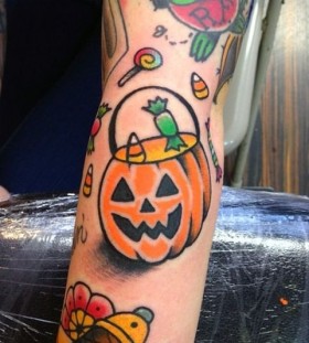 pumpkin-trick-or-treat-halloween-tattoo