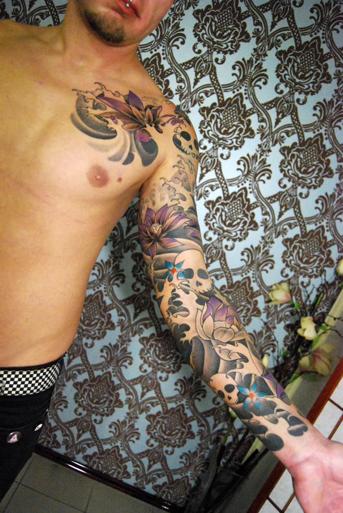 Best of Blend Flower And Skull Quarter Sleeve Tattoo