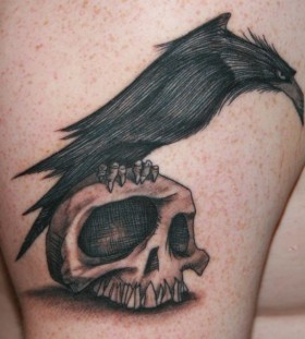 raven-and-skull-halloween-tattoo