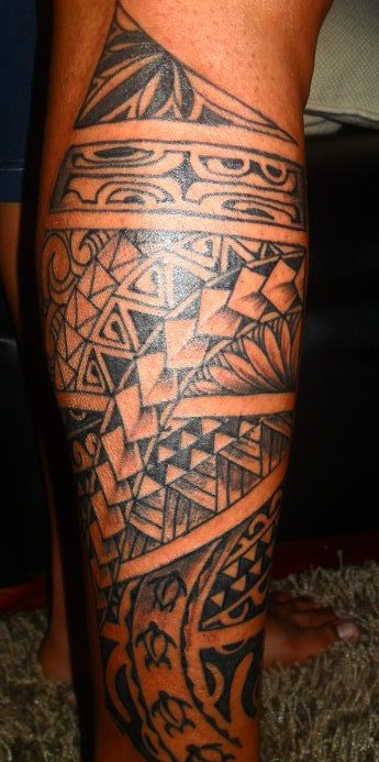 Detail cool and awesome samoan sleeve tatto idea