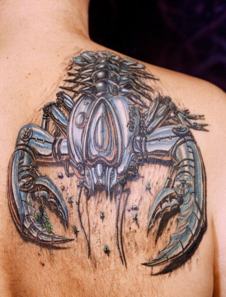 Nice Robotic 3D Scorpion Tattoo on Back Shoulder