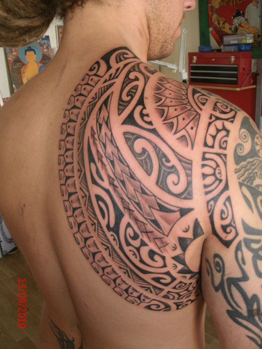 Awesome Celtic Shoulder Blade Tattoo Design - | TattooMagz › Tattoo