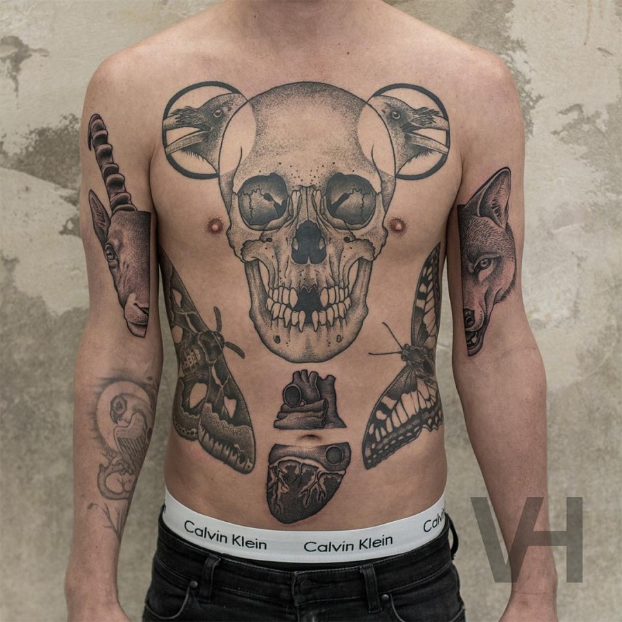 skull-chest-tattoo-by-valentin-hirsch
