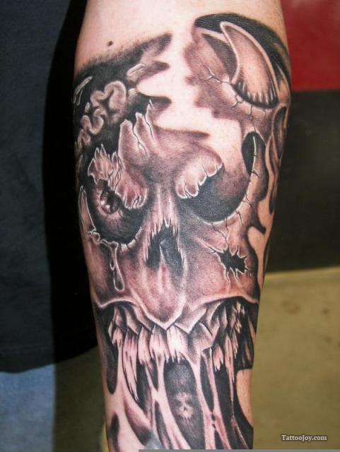 Amazing Artful Dark Side Skulls Tattoo