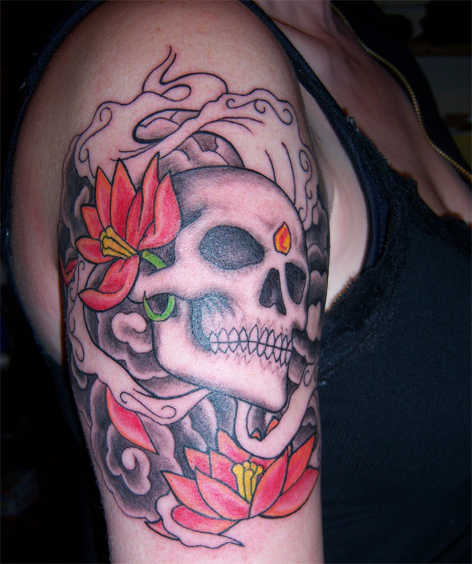 Too-Cool Art Skull Red Flowers Upper Arm Tattoo Design for Girls