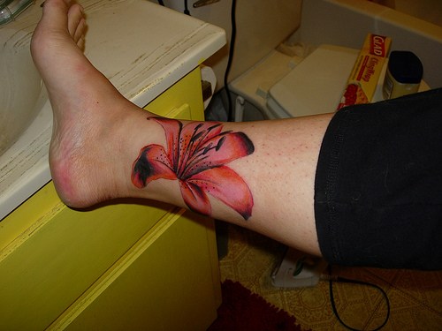 Stunning Lily Tattoo Designs For 2013