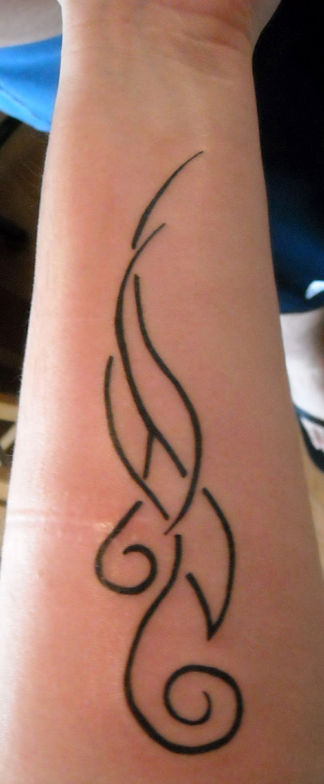 Simple Swirl Tattoo Design