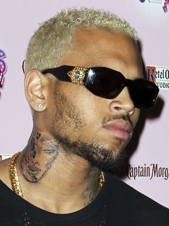 Chris Brown’ Neck Tattoo of Battered Woman Face – Celebrity Tattoos