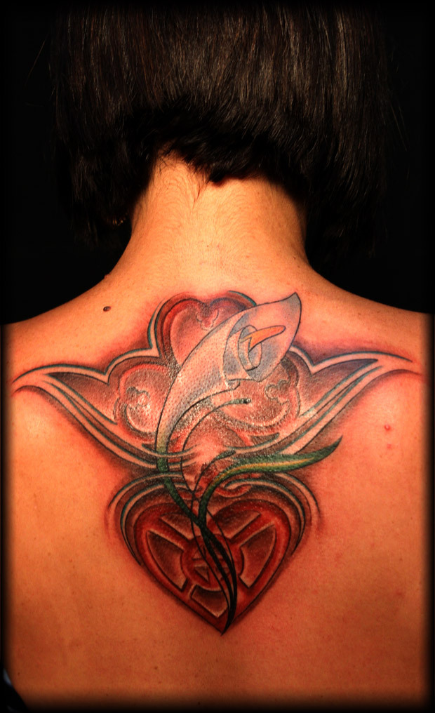 Beautiful Tribal Tattoos Design on Back for Women