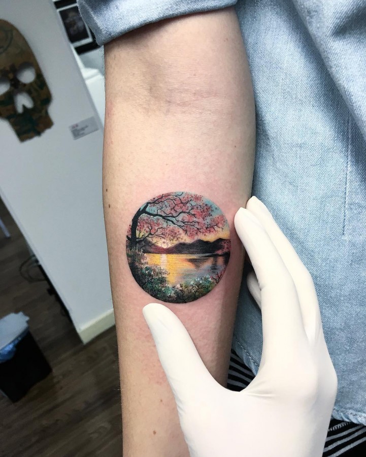 tiny-scenery-circle-tattoo