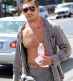 Tom Hardy Filming On Location Hotness Tattoos Sunglasses Photo