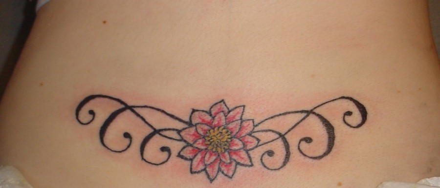 Charming Lower Back Floral Tattoos Design Ideas