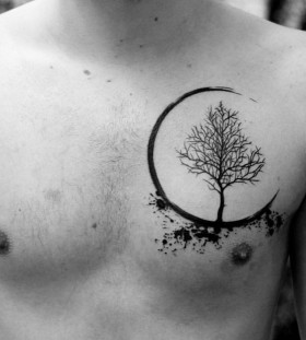 tree-chest-tattoo-by-marian-m-m