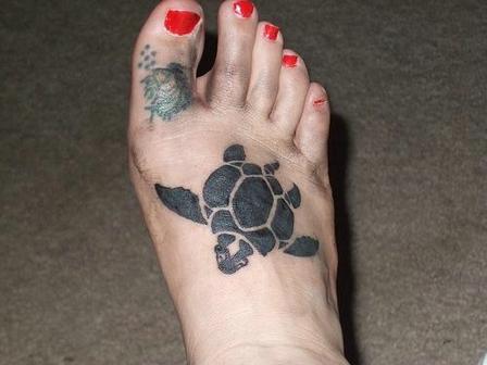 Turtle Tattoos On Foot – Animal Tattoo Design