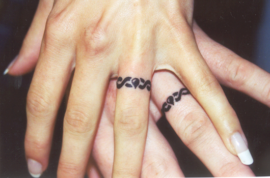 Beautiful Tattoo Wedding Ring Finger Design for Famine